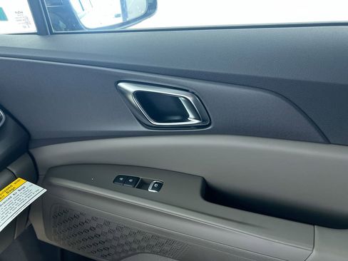 New 2026 Kia Carnival EX image 32