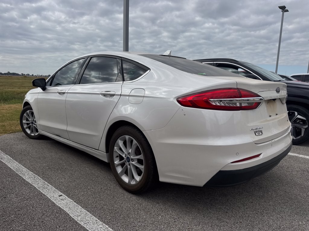 Used 2019 Ford Fusion SE FWD image 8