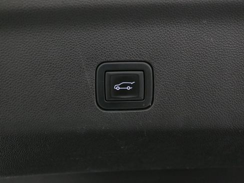 Used 2021 Cadillac Escalade Premium Luxury w/ Performance Package image 15