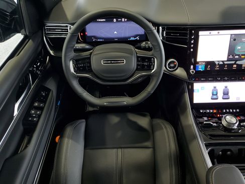 New 2026 Jeep Grand Wagoneer L Summit AWD/4WD image 12