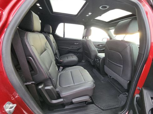 Used 2024 Chevrolet Traverse RS image 44