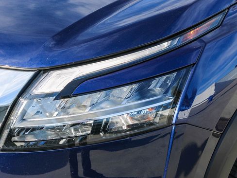 Used 2023 Nissan Pathfinder SL image 5