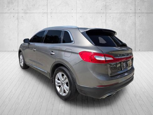 Used 2017 Lincoln MKX Premiere FWD image 3