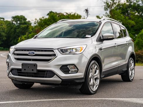 Used 2019 Ford Escape Titanium AWD/4WD image 3