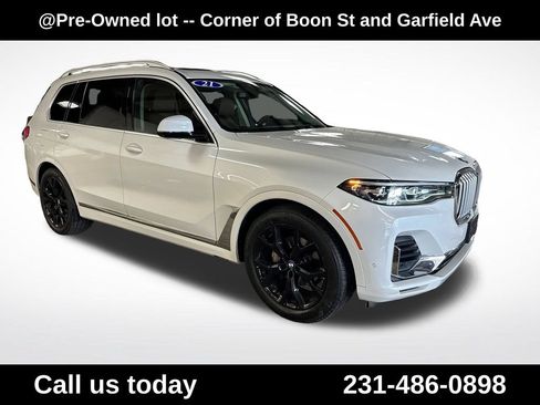 Used 2021 BMW X7 xDrive40i w/ Premium Package AWD/4WD image 7