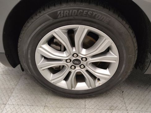 Used 2024 Ford Edge Titanium image 31