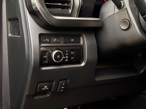 Used 2023 Ford F250 Lariat w/ Sport Appearance Package AWD/4WD image 21