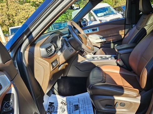 Used 2024 Ford Explorer King Ranch w/ Technology Package image 6