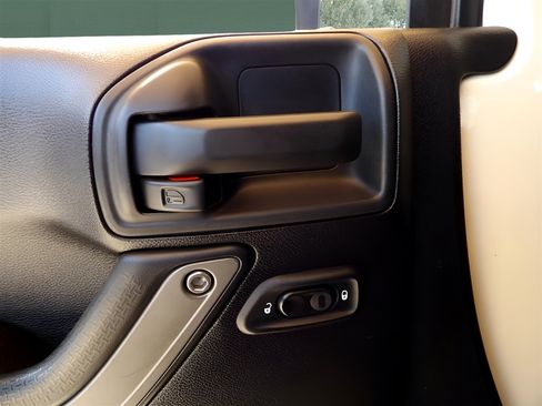 Used 2011 Jeep Wrangler Sport image 10