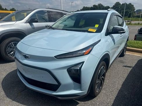Used 2023 Chevrolet Bolt EUV Premier w/ Sun & Sound Package FWD image 1