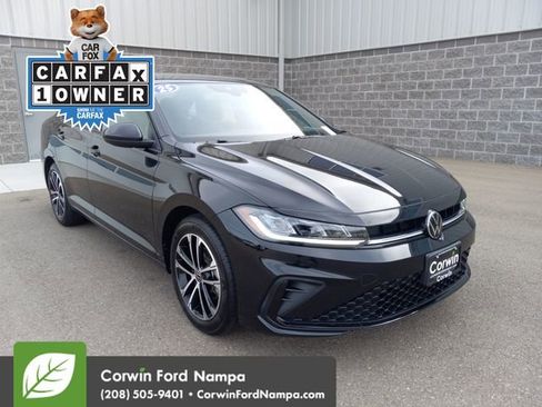Used 2025 Volkswagen Jetta Sport FWD image 1
