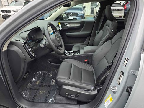 New 2026 Volvo XC40 B5 Plus w/ Protection Package Premier image 20