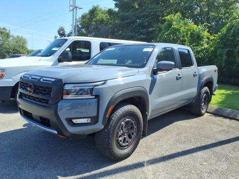 Used 2025 Nissan Frontier PRO-4X w/ Interior Protection Package AWD/4WD image 5