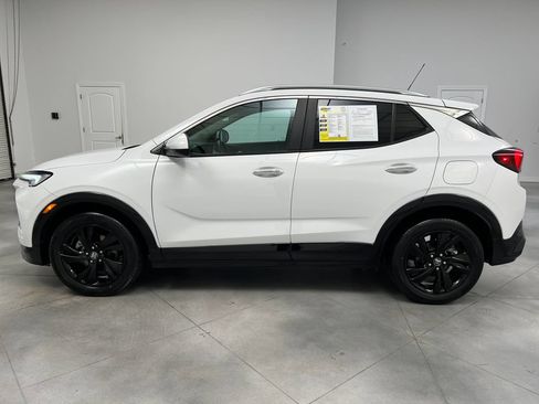 Used 2024 Buick Encore GX Sport Touring FWD image 5