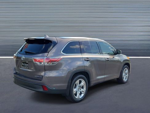 Used 2016 Toyota Highlander Limited AWD/4WD image 3