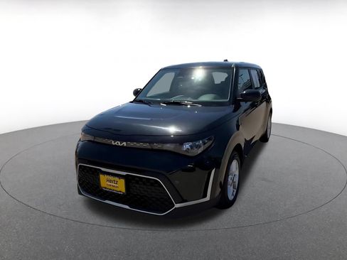 Used 2025 Kia Soul LX w/ LX Technology Package FWD image 5