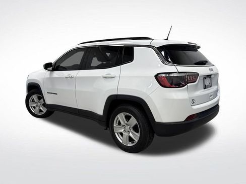 Used 2022 Jeep Compass Latitude image 3