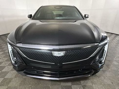 Used 2024 Cadillac Lyriq Sport AWD/4WD image 8