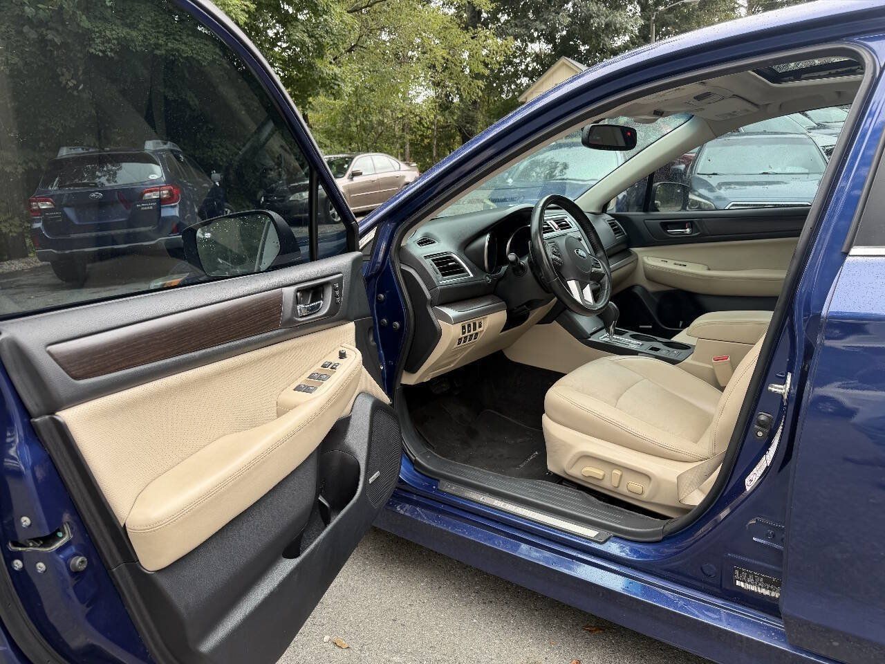 Used 2015 Subaru Legacy 2.5i Limited AWD/4WD image 2