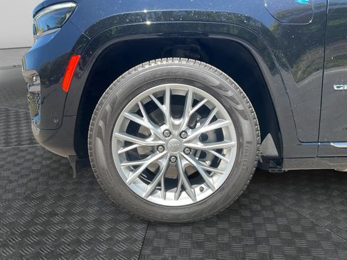 Used 2024 Jeep Grand Cherokee Summit w/ Advanced Protech Group IV AWD/4WD image 14