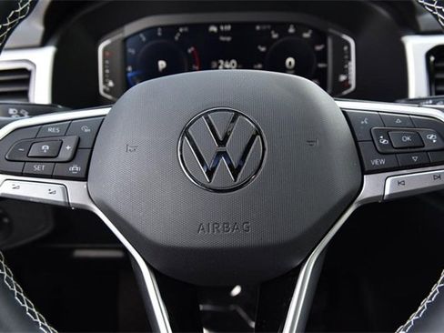 Certified 2023 Volkswagen Atlas Cross Sport SE w/ Black Wheel Package image 18