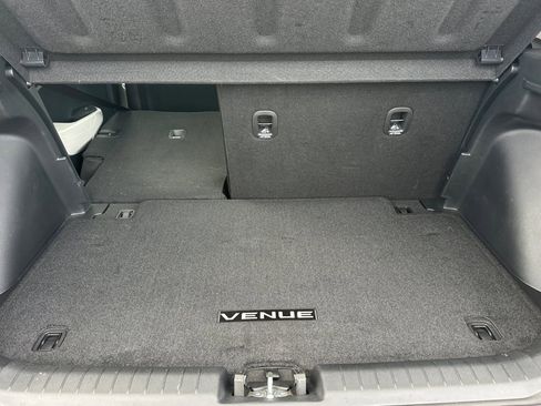 Used 2024 Hyundai Venue SEL image 17