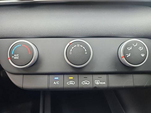 New 2026 Hyundai Elantra SE FWD image 19