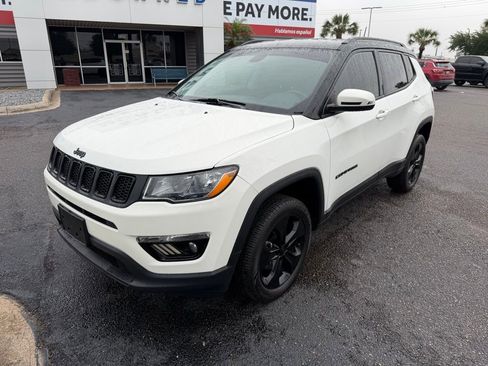 Used 2020 Jeep Compass Latitude image 2