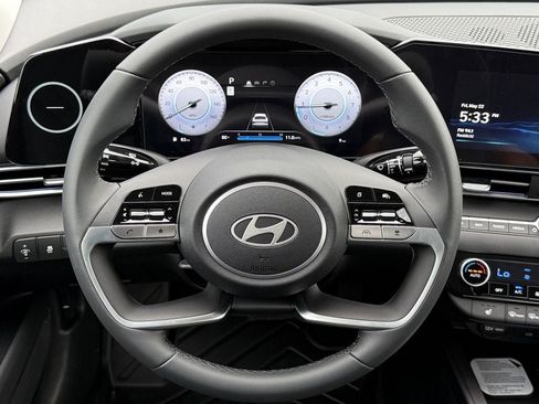 New 2026 Hyundai Elantra Limited FWD image 17