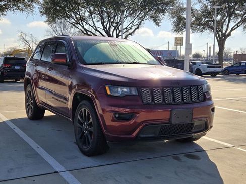 Used 2018 Jeep Grand Cherokee Altitude image 1