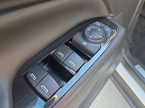 Used 2023 Chevrolet Equinox Premier AWD/4WD image 30