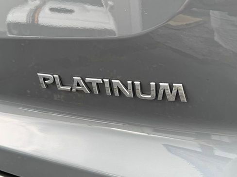 Used 2025 Nissan Pathfinder Platinum FWD image 7