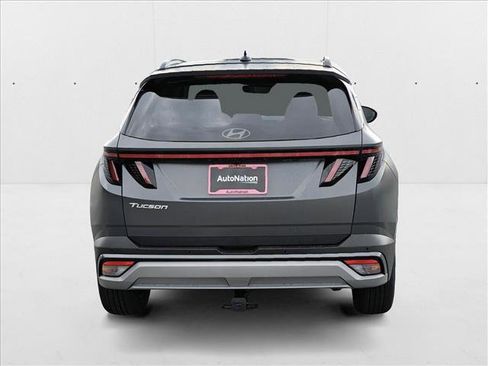 New 2025 Hyundai Tucson Limited image 9