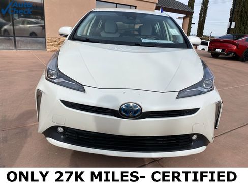 Used 2020 Toyota Prius XLE w/ Advanced Technology Package image 12