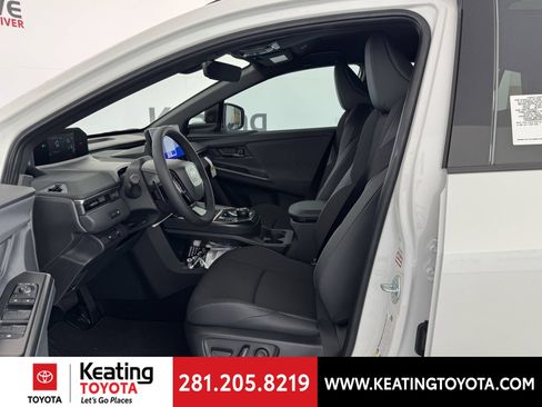Used 2026 Toyota C-HR AWD/4WD image 5