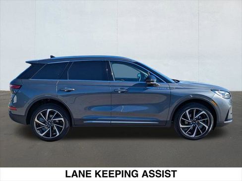 Used 2023 Lincoln Corsair Reserve w/ Equipment Group 201A image 6