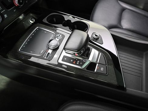 Used 2018 Audi Q7 3.0T Premium Plus w/ Premium Plus Package image 32