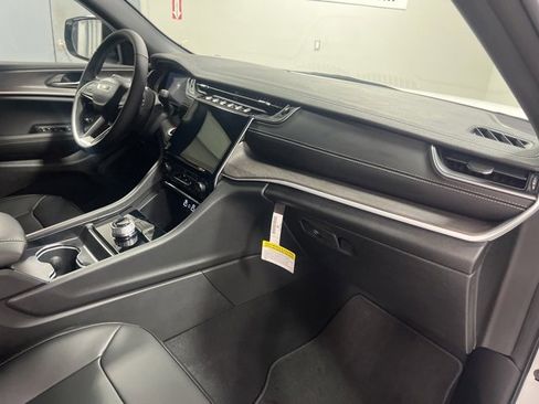 New 2025 Jeep Grand Cherokee Limited image 20