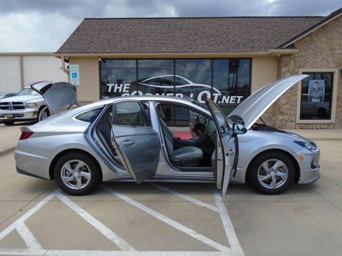 Used 2021 Hyundai Sonata SE FWD image 19