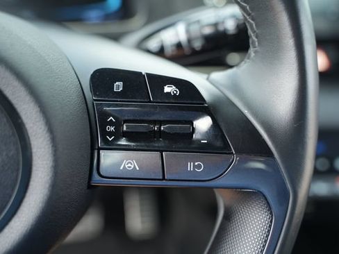 Used 2025 Hyundai Elantra Sport FWD image 32