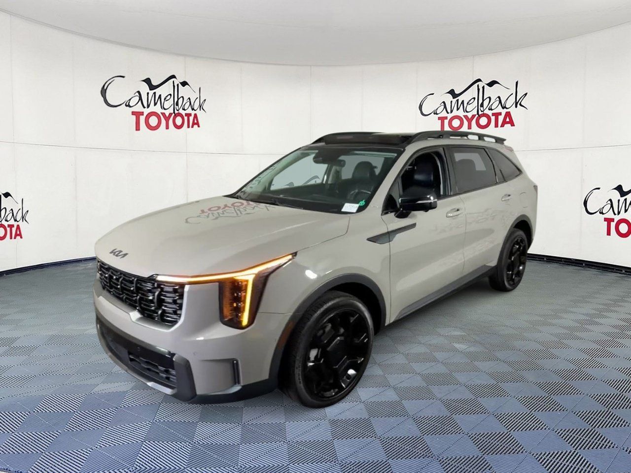 Used 2025 Kia Sorento SX AWD/4WD image 7