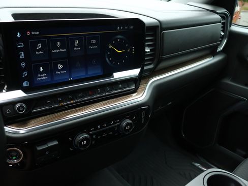 Used 2023 Chevrolet Silverado 1500 LT AWD/4WD image 19