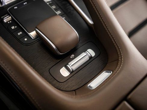 Used 2024 Mercedes-Benz GLS 63 AMG 4MATIC image 36