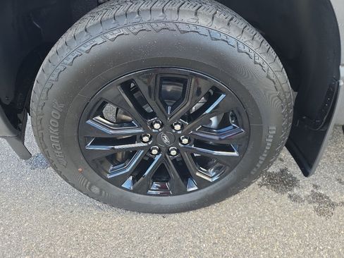 Certified 2025 Ford F150 Lariat AWD/4WD image 6
