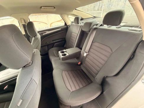 Used 2020 Ford Fusion SE FWD image 17