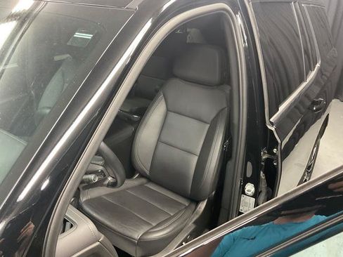 Used 2024 Chevrolet Tahoe LT w/ Luxury Package AWD/4WD image 9