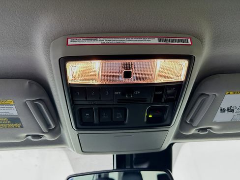 Used 2023 Toyota 4Runner Limited AWD/4WD image 18