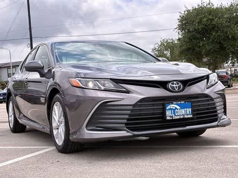 Used 2024 Toyota Camry LE FWD image 10