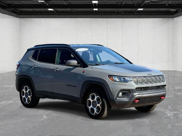 Certified 2022 Jeep Compass Trailhawk AWD/4WD image 3