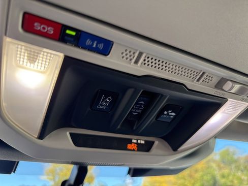 Certified 2023 Subaru Forester Premium image 18